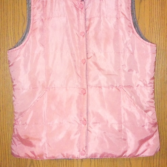 Lt. PINK & GRAY *REVERSIBLE* INSULATED FuLL ZIP-UP VEST SIZE: L/XL W/ POCKETS - Picture 3 of 7